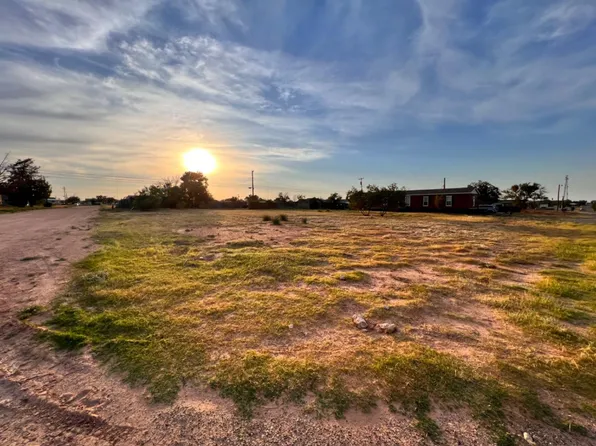 1111 S 2nd St, Brownfield, TX 79316