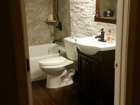 4th image of 2717 Greenwood Ln