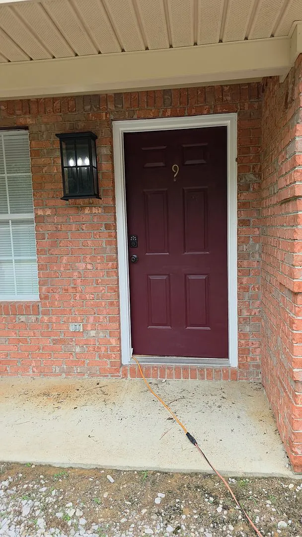 103 Stanford Cir Apt 9 — Photo 2