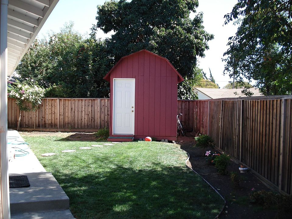 2nd image of 6 Huntwood Way