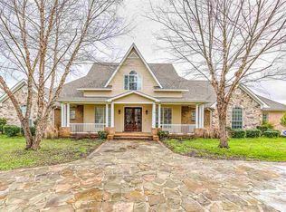 111 Blueberry Hill Ln, Clinton, MS 39056