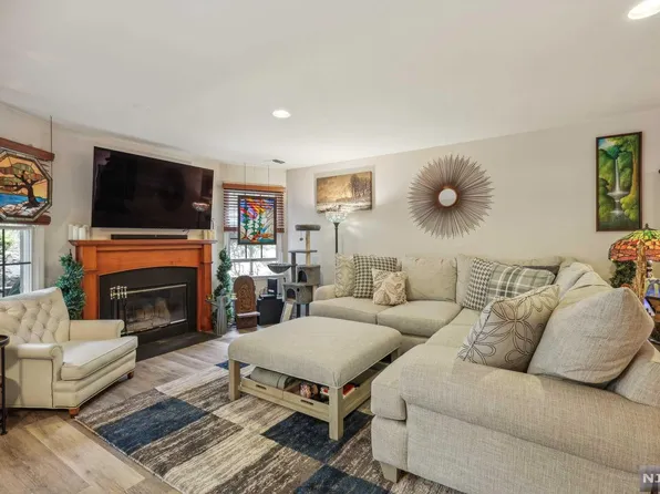 35 Amethyst Ln #35, Paterson, NJ 07501