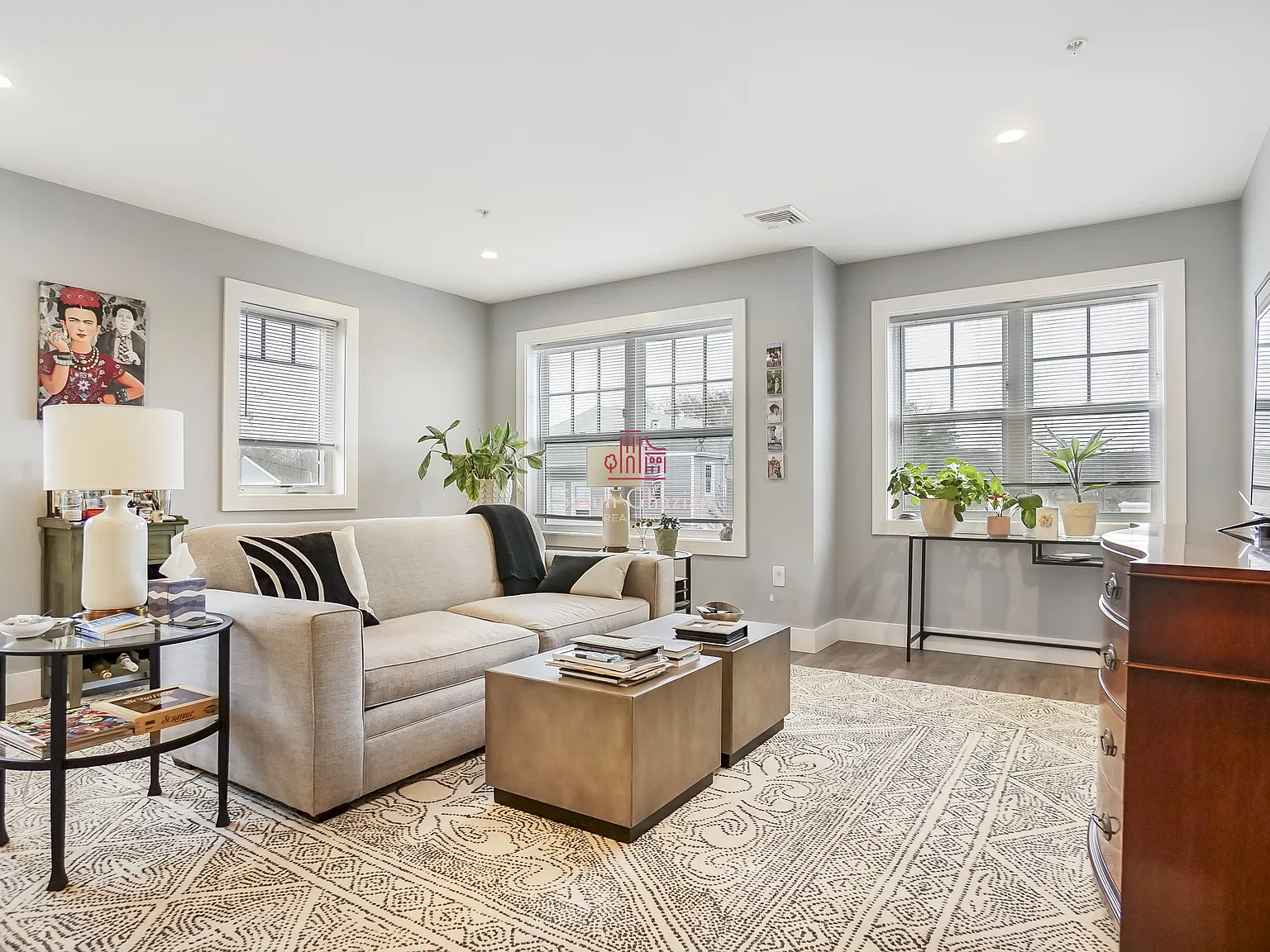 2 bed, 1.0 bath, 1434 sqft, $3,100 — Photo 4