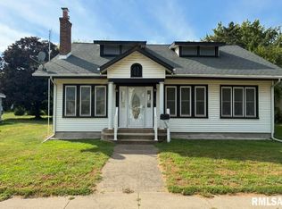 715 N 2nd St, Chillicothe, IL 61523
