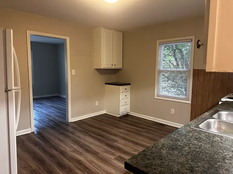 102 Brown St — Photo 7