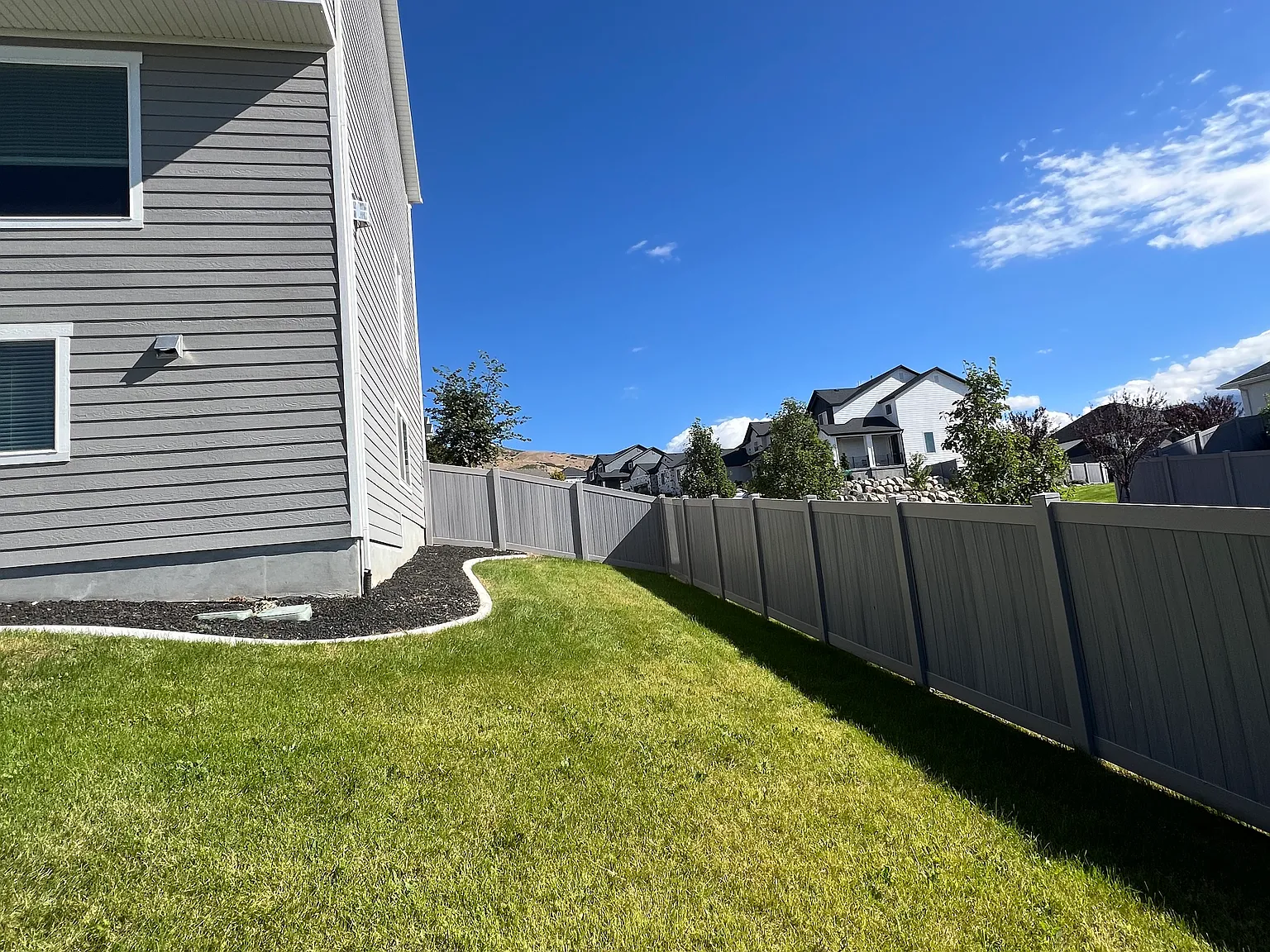 2 bed, 1300 sqft, $2,000 — Photo 3