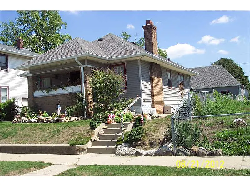869 N Grant Ave photo 1