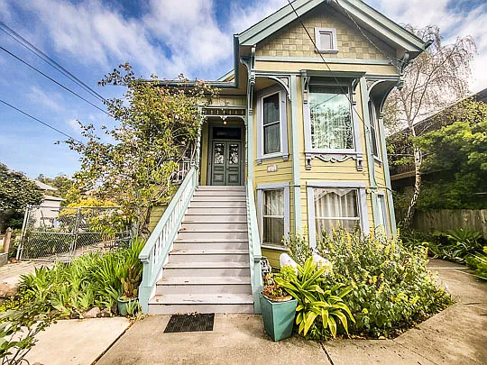 3 bed, $5,200 — Photo 1