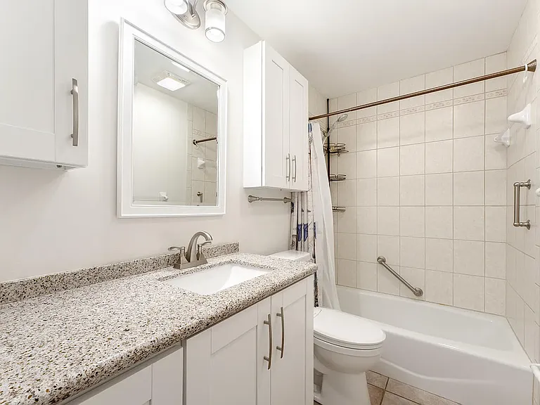 247 Bay Dr — Photo 11