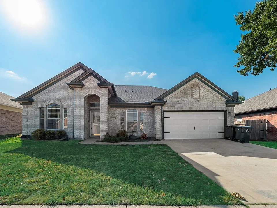 6716 Flamewood Dr