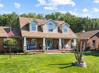 18060 Huprick Rd, North Lawrence, OH 44666