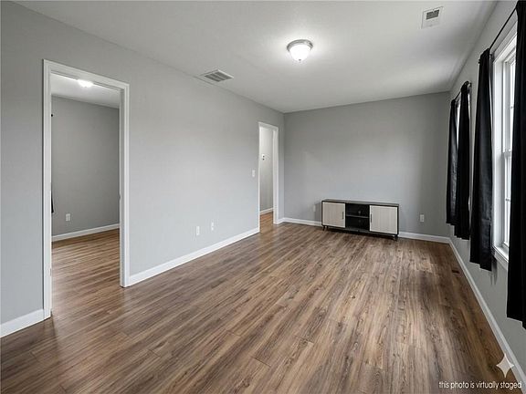 4th image of 7602 Roswell Ave