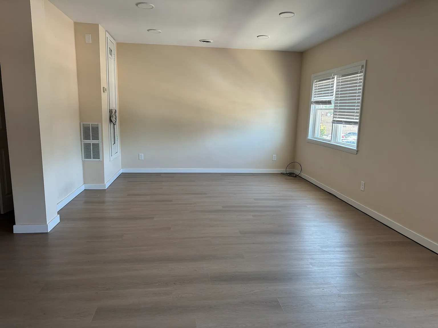 1 bed, 879 sqft, $1,250 — Photo 3