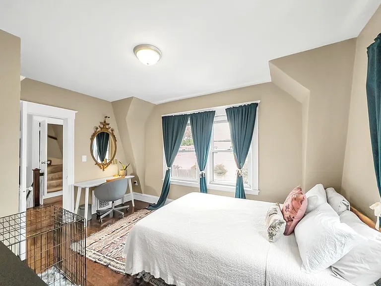 18 Alberta St — Photo 23