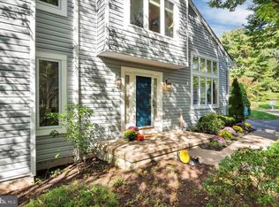 401 Sunshine Lakes Dr, Voorhees, NJ 08043