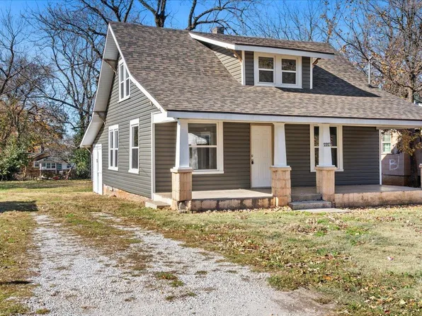 2327 N Lexington Avenue, Springfield, MO 65803