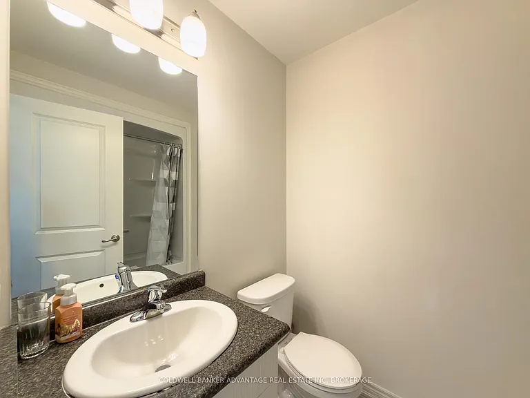 218 Heron St — Photo 16