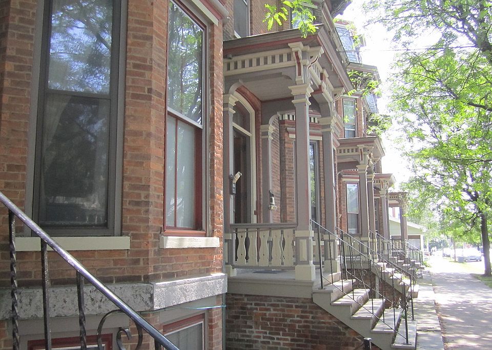 1st image of 102 Woodlawn Ave #102GR