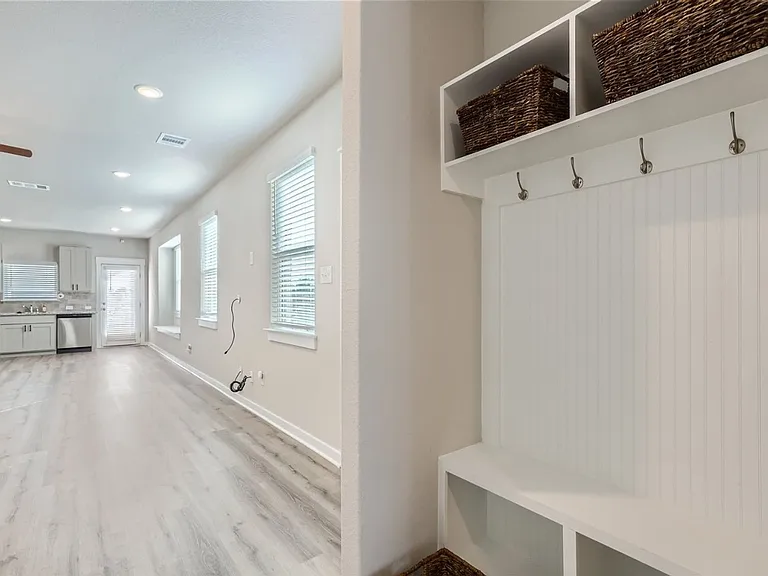 2233 Rocoso Trl — Photo 4