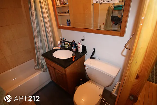 Rented by APT212 INC | media 35