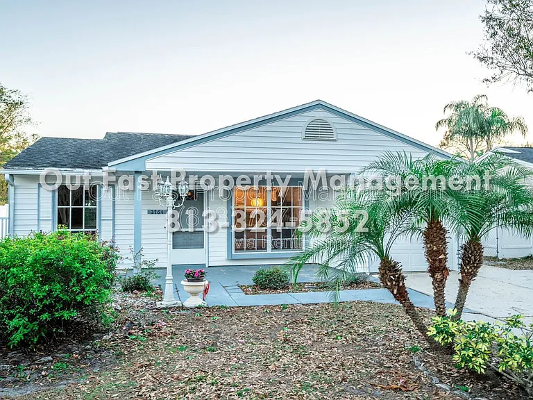 2764 Kavalier Dr — Photo 2