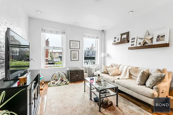 Rented by Bond New York | media 8