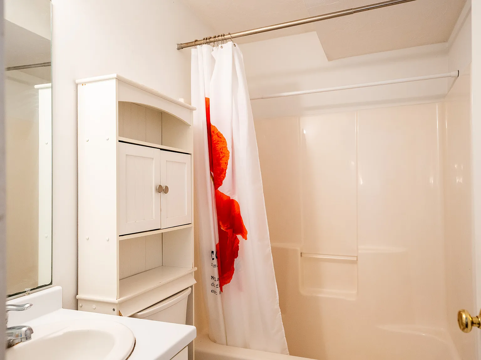 2 bed, 2.5 bath, 1650 sqft, $3,200 — Photo 1