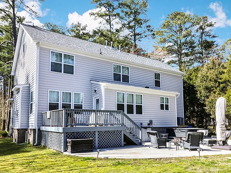 221 Wilson Dr — Photo 46