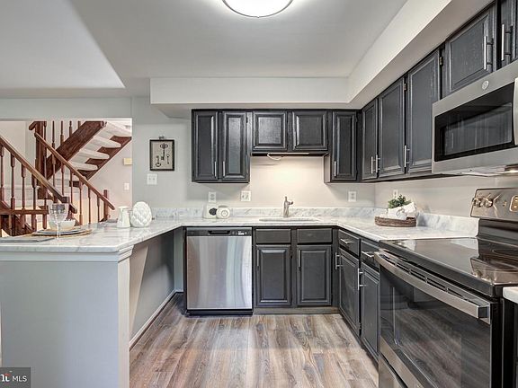 3rd image of 5558 Macduff Ct