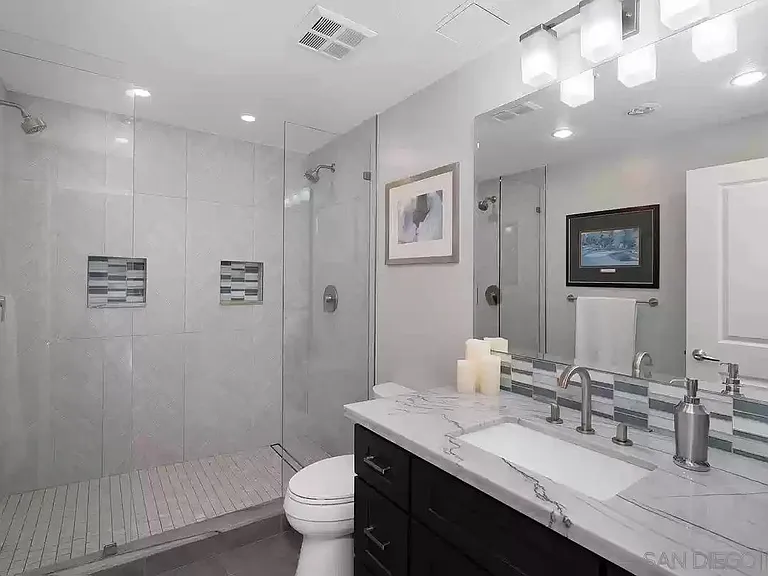 850 Beech St #713 — Photo 17