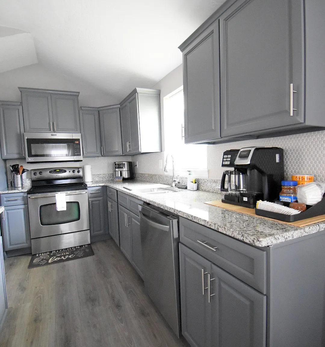 3 bed, 1000 sqft, $2,200 — Photo 4
