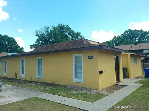 926 W Carole St Photo 1