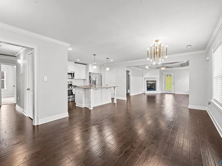 233 Dustin Ln NW — Photo 4