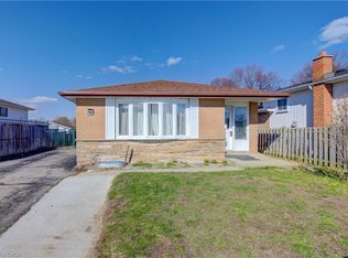 110 Hazelglen Dr, Kitchener, ON