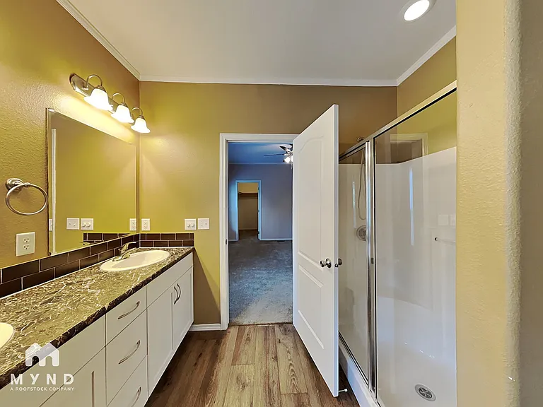 706 Iowa St — Photo 15