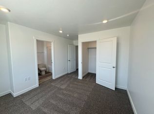 3966 N Cougar Ln, Eagle Mountain, UT 84005