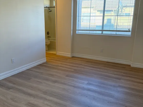 335 W Summerfield Cir, Anaheim, CA 92802