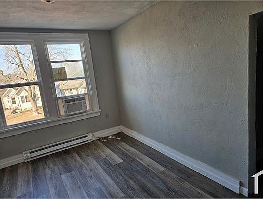 4th image of 744 E Ferguson Ave