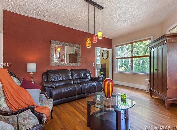 5th image of 532 La Villa Dr