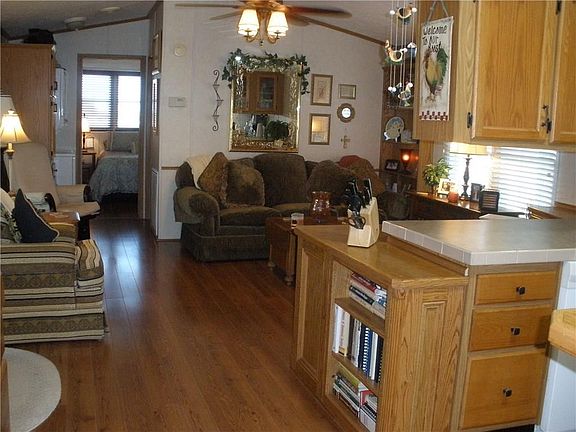 5th image of 109 Bluebird Dr
