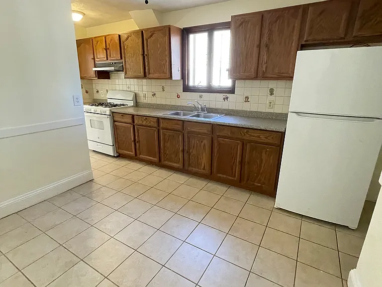 94 Chandler St #94 — Photo 11