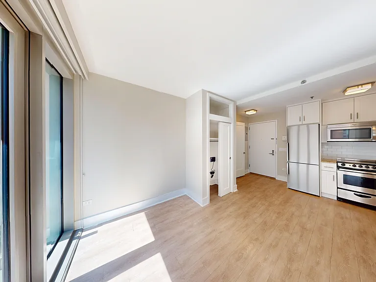 237 E 34th St #1502 — Photo 6