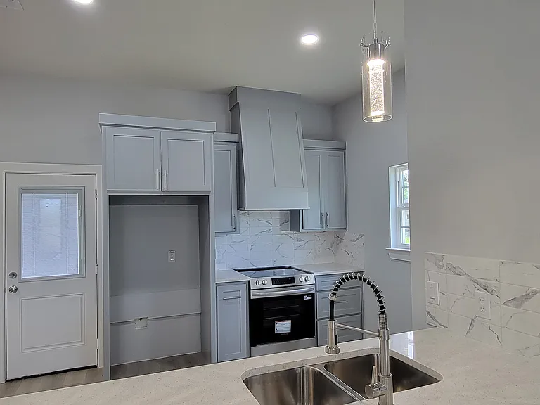 3214 Travis St — Photo 11