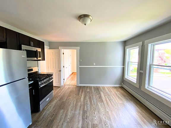 3rd image of 8 Frederick St #2F