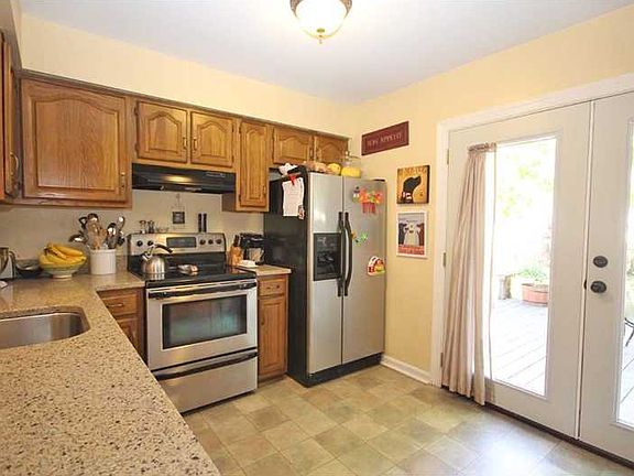 5th image of 107 Kyle Cir