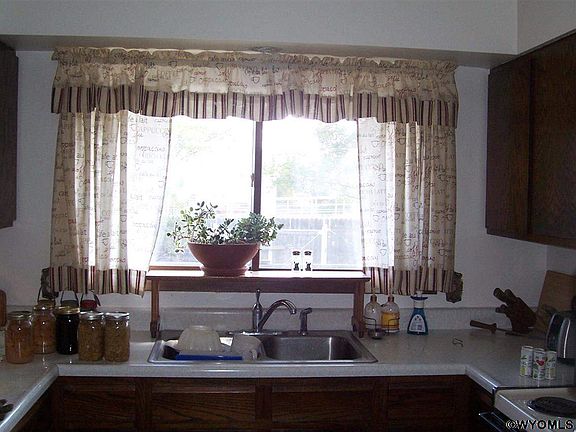 3rd image of 295 Gannett Dr
