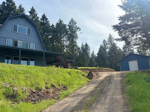 199 Pinto Dr, Oakland, OR 97462