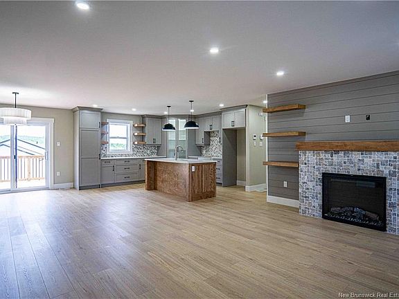 2nd image of 7 Geyssen Ct