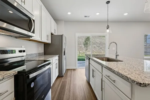3 bed, 2.5 bath, 1528 sqft, $2,200 — Photo 4