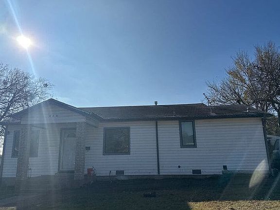 2nd image of 216 E 6th St